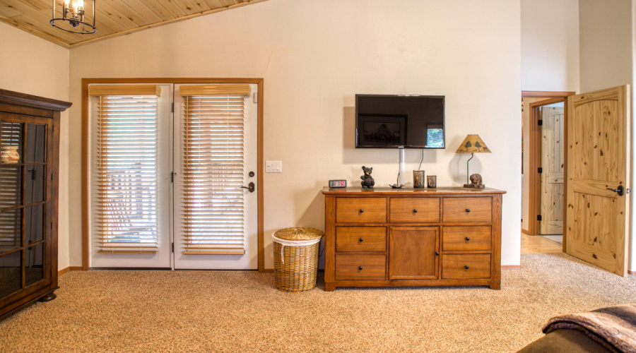 5222 Mountain Gate Circle, Lakeside,