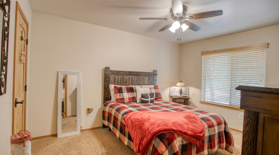 5222 Mountain Gate Circle, Lakeside,