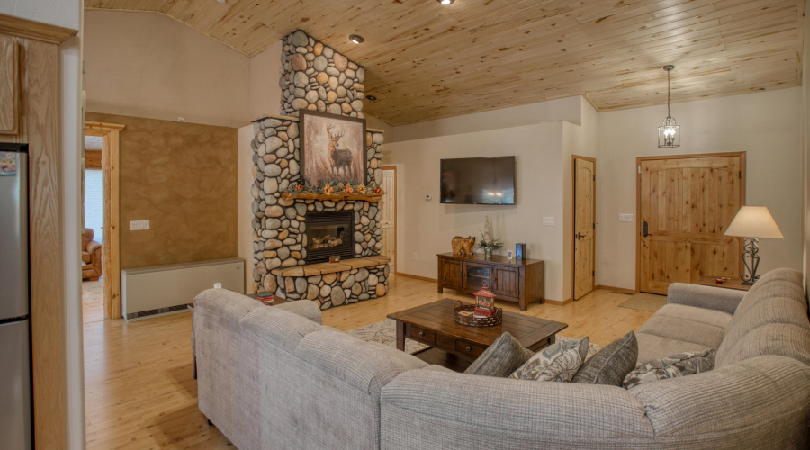 5222 Mountain Gate Circle, Lakeside,