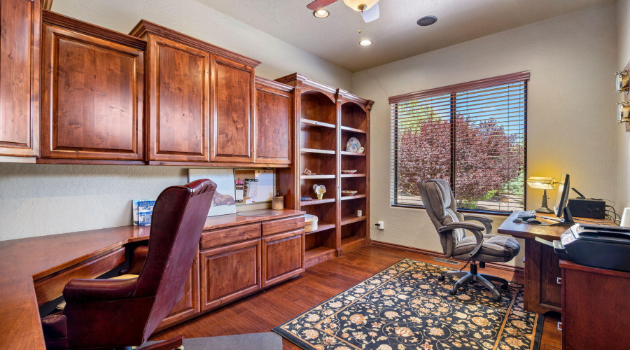 Office / 4th Bedroom