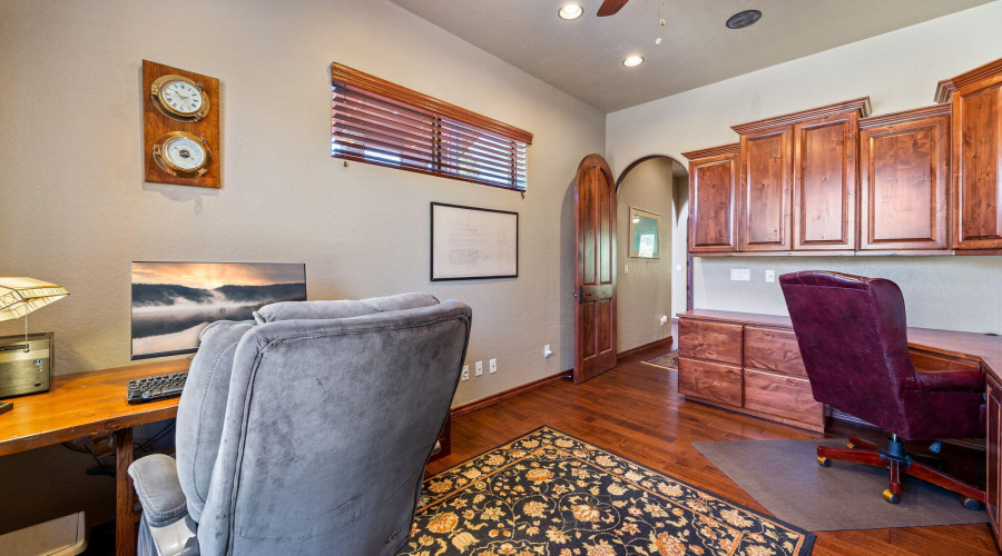 Office / 4th Bedroom