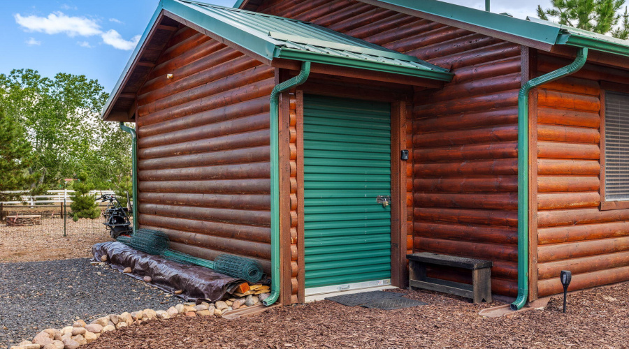 SHED ON THE SIDE YARD