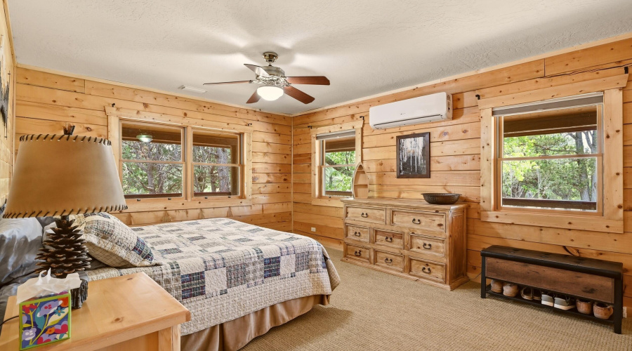 14 Master bedroom