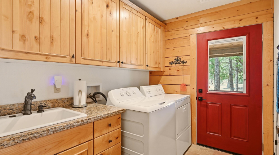 22 Large utility room