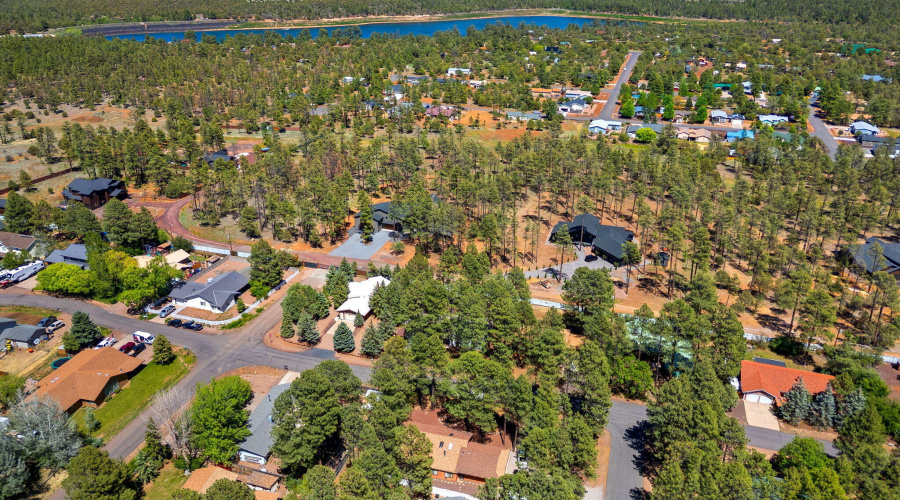 5373 Scotts Drive, Lakeside