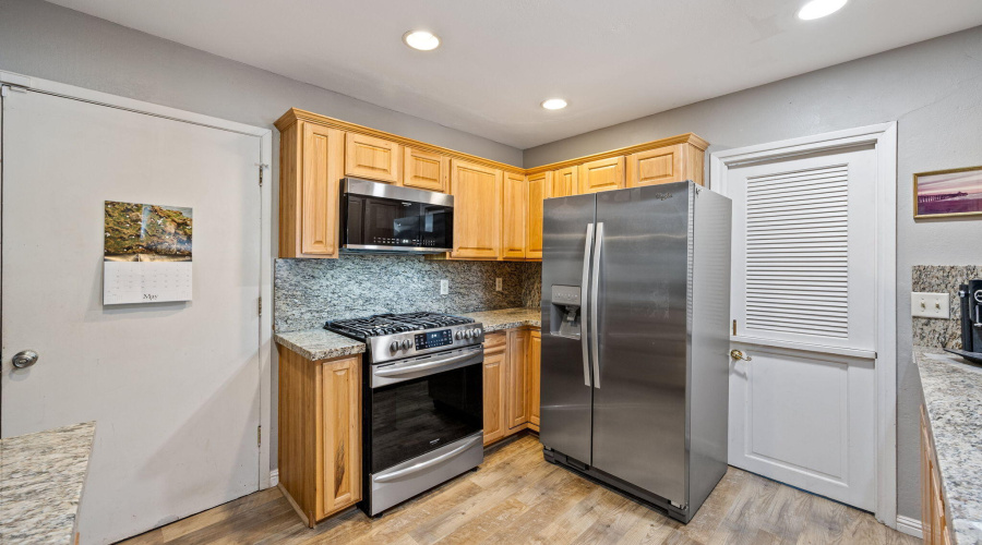 5373 Scotts Drive, Lakeside
