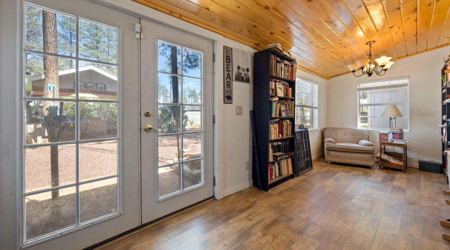 5373 Scotts Drive, Lakeside