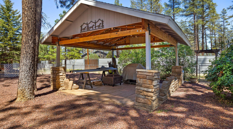 5373 Scotts Drive, Lakeside