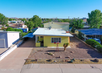 705 Florida Street, Holbrook, Arizona 86025, Bedrooms, ,Bathrooms,Residential,For Sale,Florida,261421