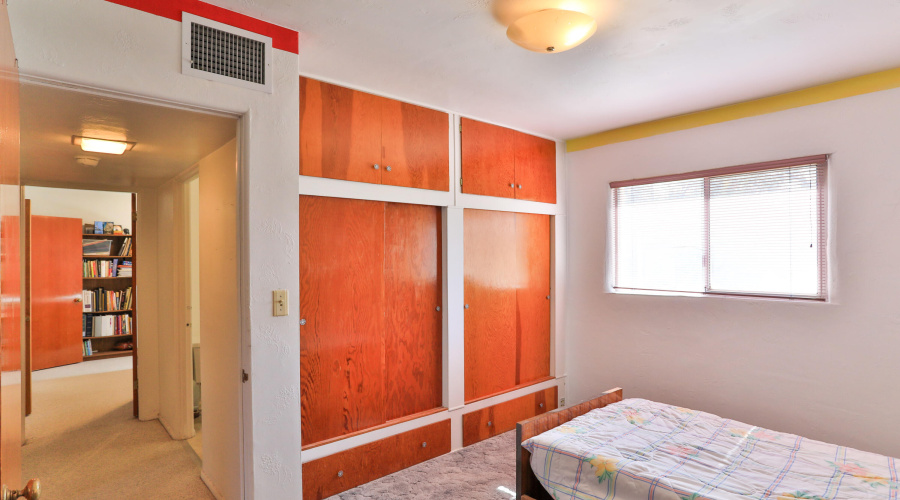 DownstairsBedroom (1)