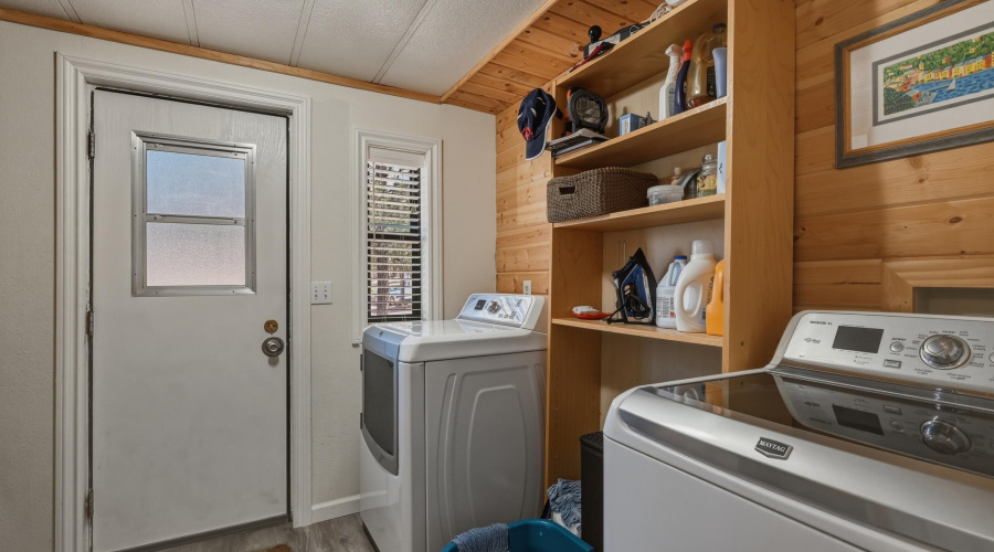 Laundry utility room