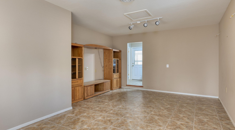 BIG ROOM