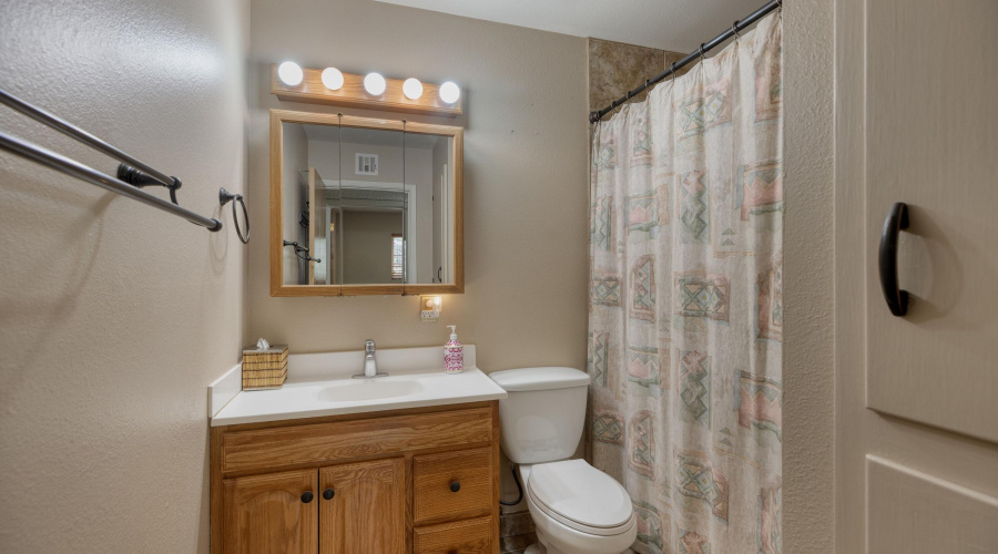 BATHROOM 2