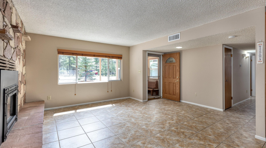 LARGE LIVING AREA