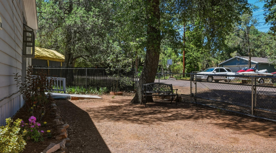 Front yard denced in property