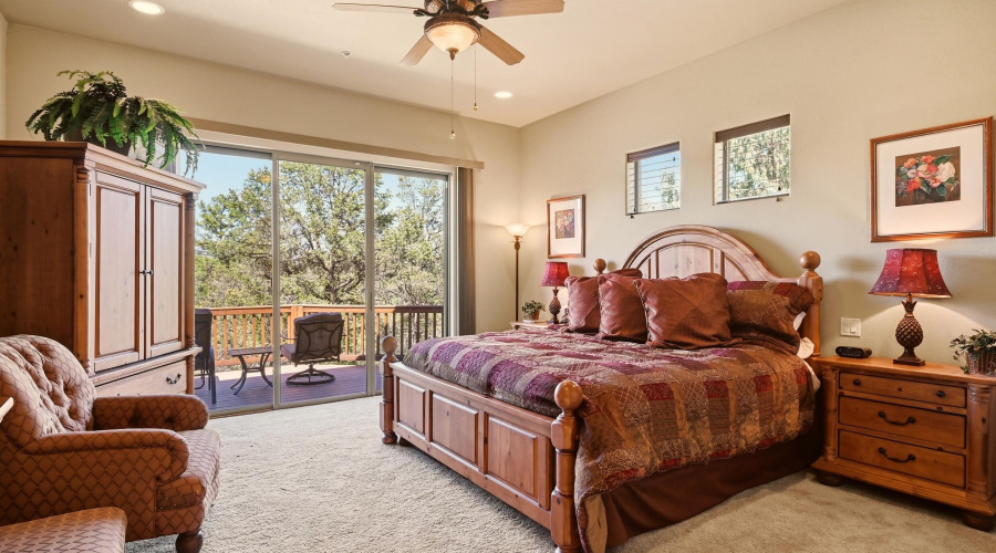 Master Bedroom Main Floor