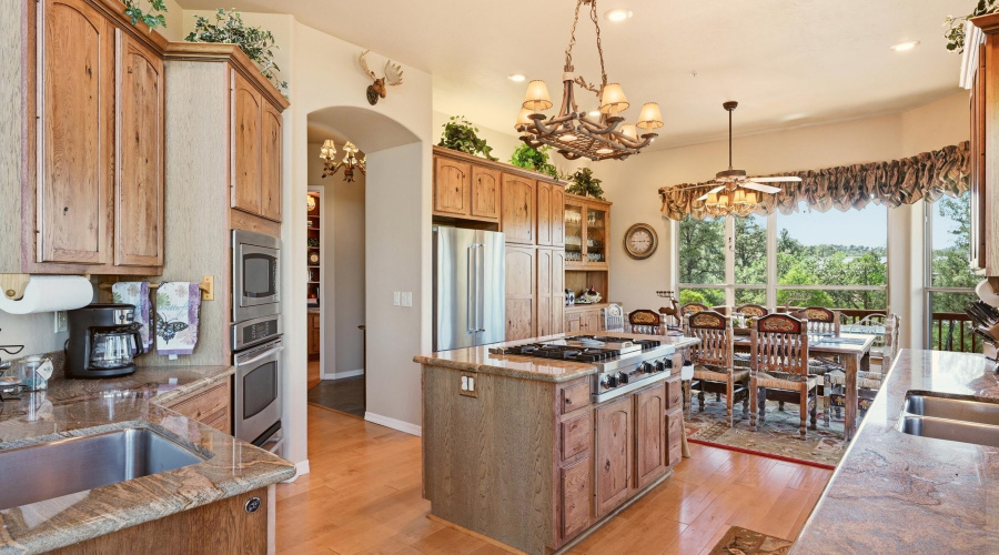 Eat in Kitchen