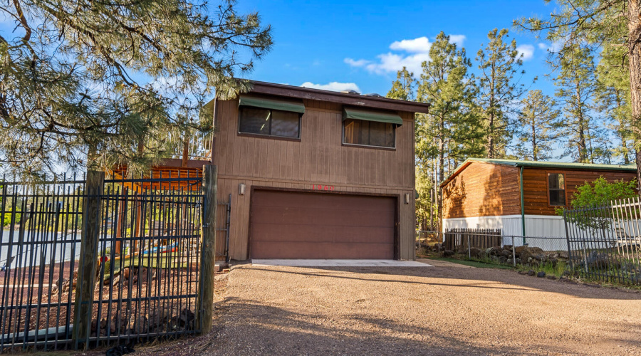 Flex Rm above 2 Car Garage