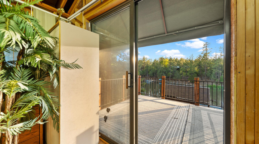 Access to Balcony
