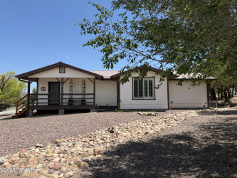 232 Hopi Street, Springerville, Arizona 85938, Bedrooms, ,Bathrooms,Residential,For Sale,Hopi,261479