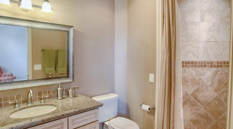 Fifth Bedroom Suite