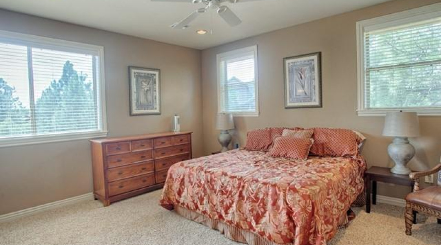 Sixth Bedroom Suite