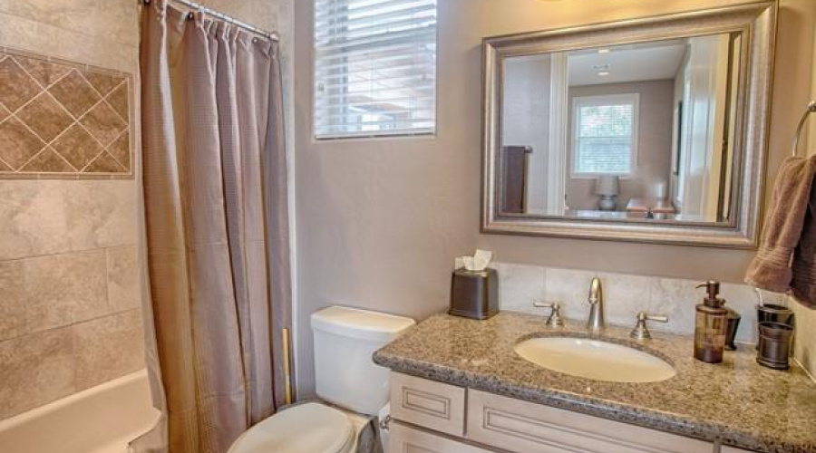 Sixth Bedroom Suite