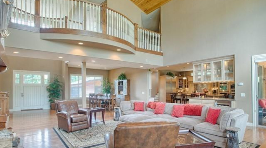 Living Room/Kitchen
