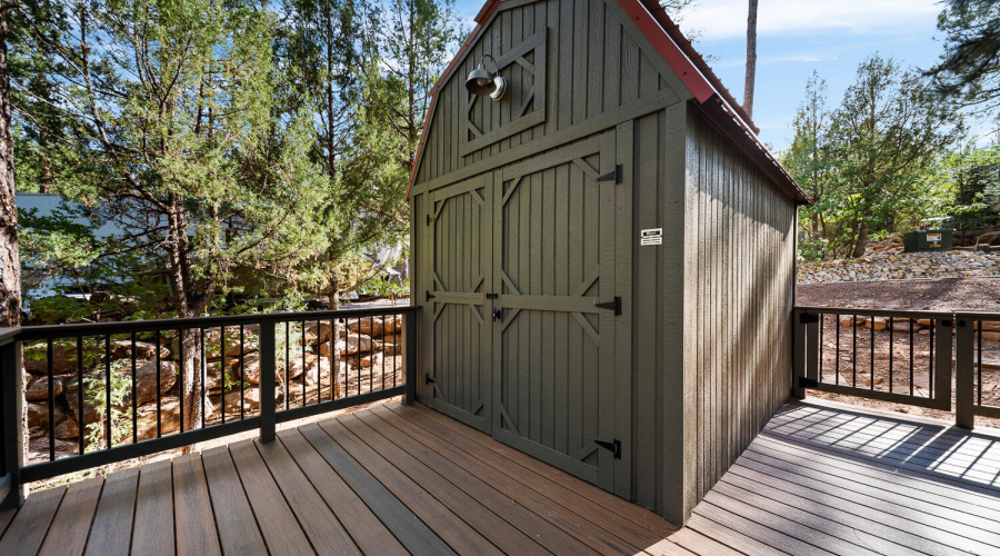 NICE SHED WITH ELECTRIC