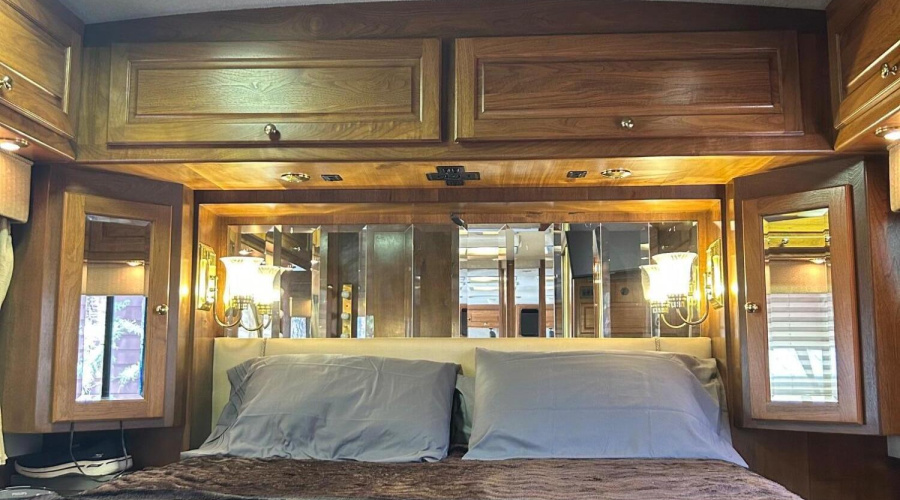 RV BEDROOM