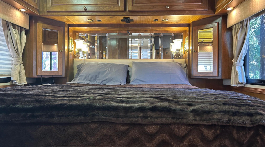 RV BEDROOM