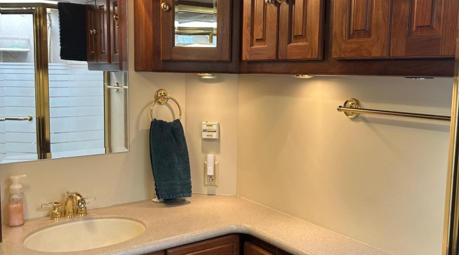 RV BATHROOM
