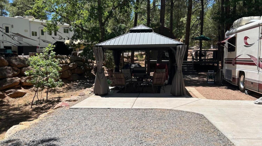 METAL GAZEBO