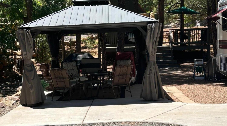 METAL GAZEBO