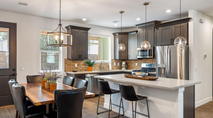 Kitchen with Breakfast Bar