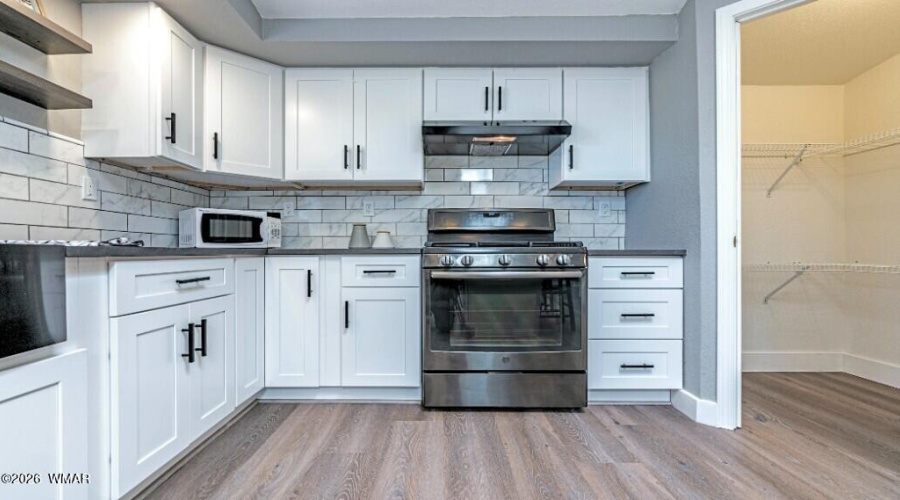 Kitchen with Walk-in Pantry