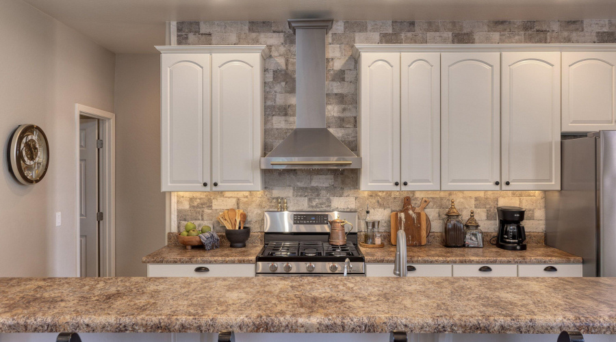 Kitchen/ breakfast bar