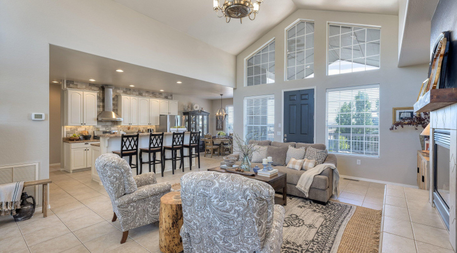 Living room/ kitchen