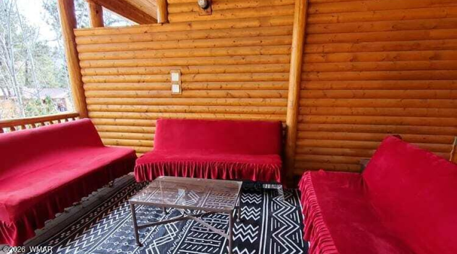 CABIN 82 BACK DECK 4