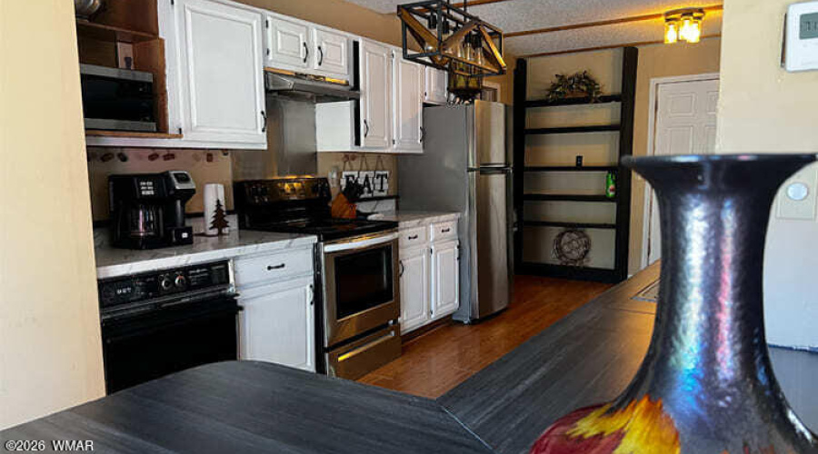 CABIN 82 KITCHEN