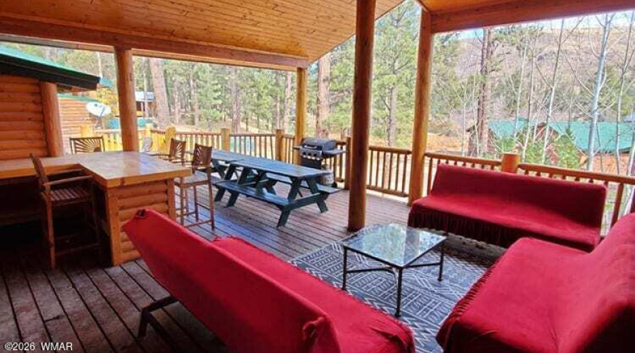 CABIN 82 BACK DECK 3